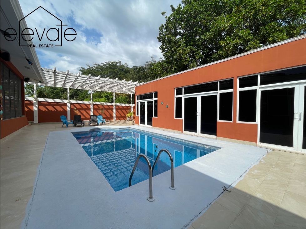 Se vende casa de playa en Chame - Villa La Colonia