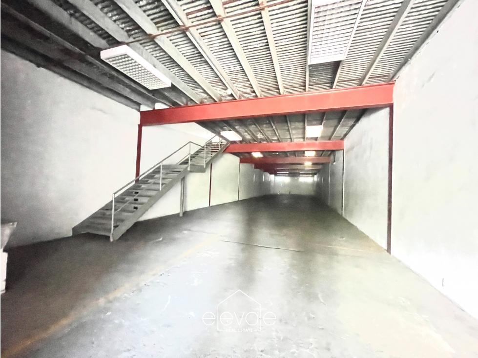 Alquiler de Bodega en Juan Diaz Galera Balzac — foto 2