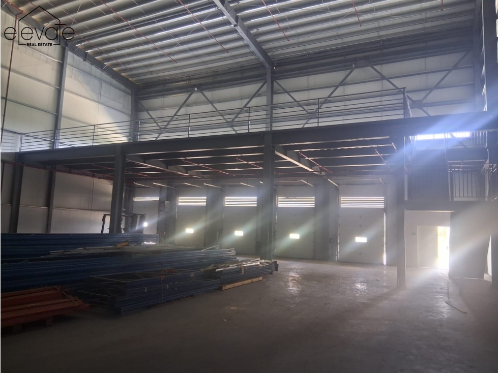 BODEGA CLASE A - CERCA A ROD CAREW ANCON — foto 6