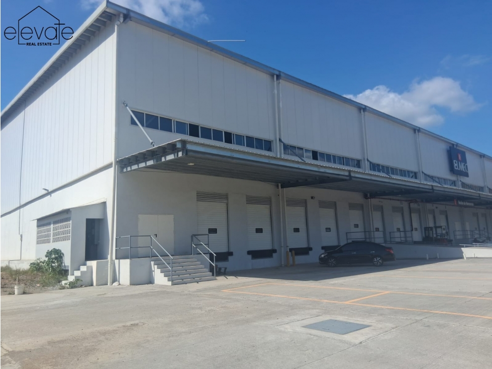 BODEGA CLASE A - CERCA A ROD CAREW ANCON