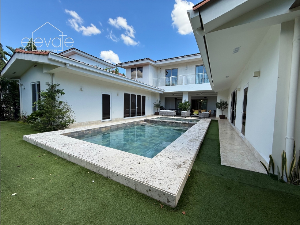 CASA EN VENTA | FAIRWAY ESTATES, SANTA MARÍA