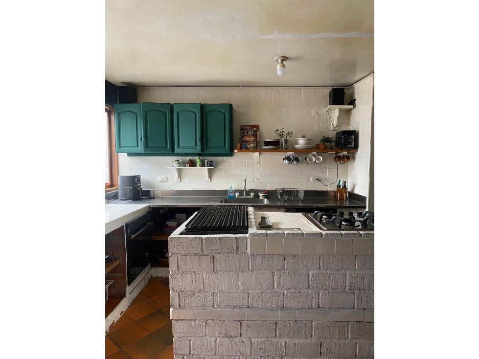 VENDO CASA INDEPENDIENTE EN LOS COLORES