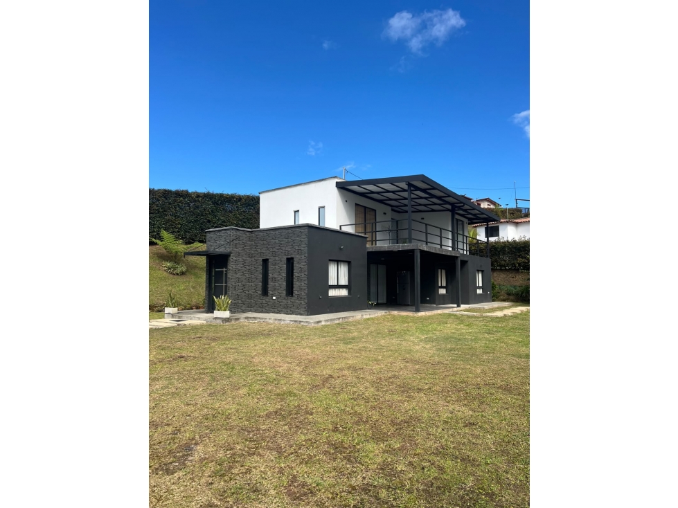 VENDO, RENTO O PERMUTO ESPECTACULAR FINCA EN MARINILLA 1140M2 — foto 2