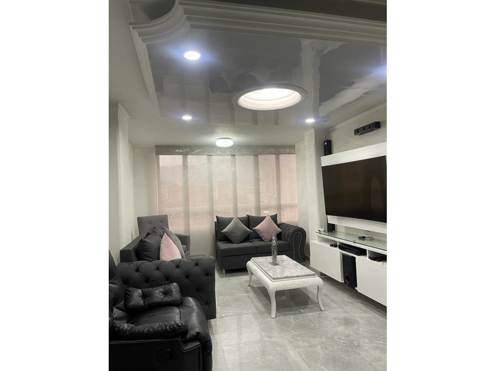 VENTA APTO BARRIO LOS COLORES
