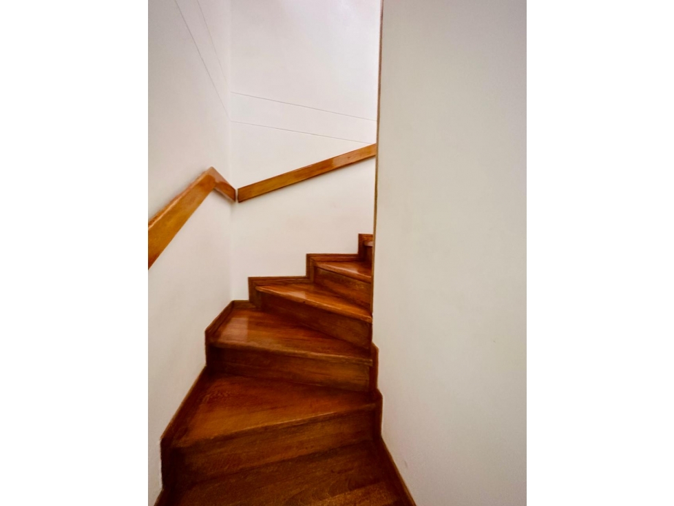 BAJO PRECIO CASA UNIFAMIAR DE 3 NIVELES LA MOTA 160 M2 EN UNIDAD — foto 4