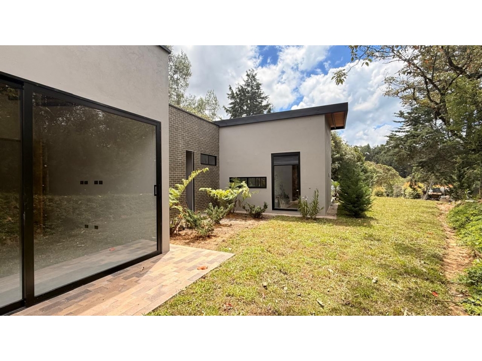 CASA CAMPESTRE EXCLUSIVA EN GUARNE VEREDA EL MOLINO 2000 M2 — foto 2