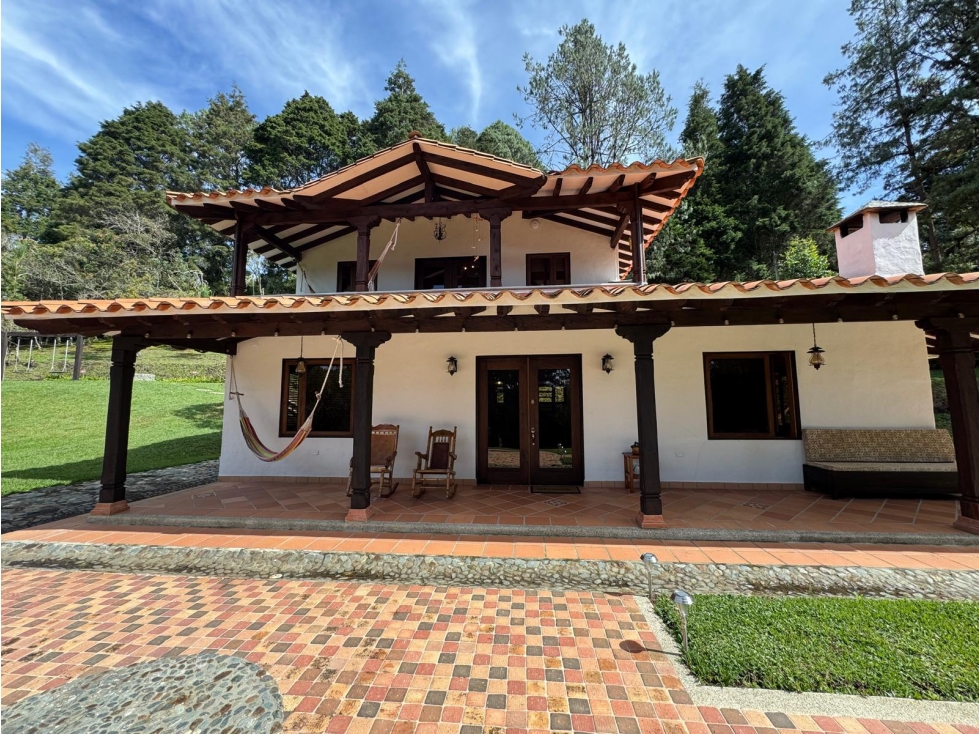 VENTA FINCA EN GUARNE - CERCA AL PARQUE PIEDRAS BLANCAS
