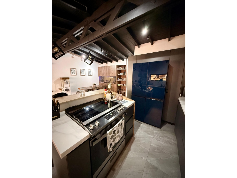 VENTA DE CASA DE 3 NIVELES CABAÑITAS BELLO 256 M2 SOLO CONTADO — foto 3
