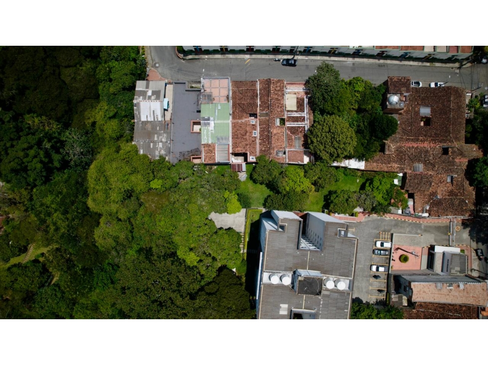 OPORTUNIDAD DE INVERSIÓN CASA LOTE EN ROBLEDO (PARTE BAJA) 1340 M2 — foto 2