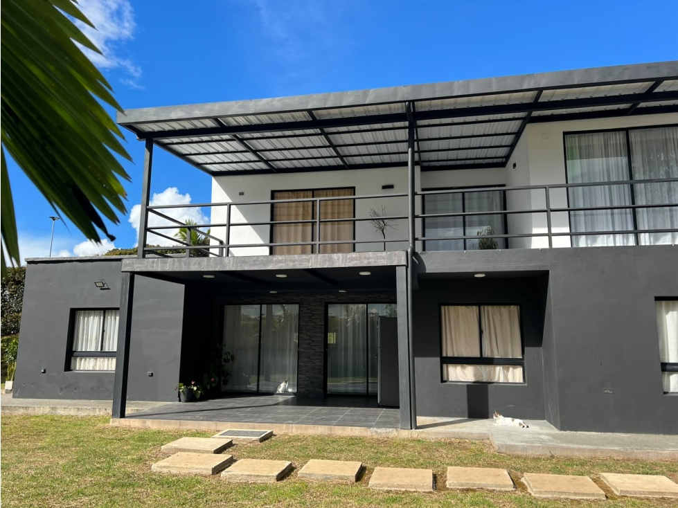 VENDO, RENTO O PERMUTO ESPECTACULAR FINCA EN MARINILLA 1140M2