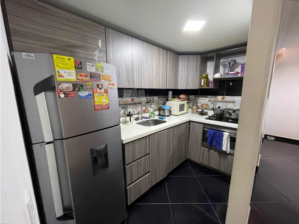 VENDO CASA DE 3 NIVELES SECTOR EL TRAPICHE BELLO 110 M2