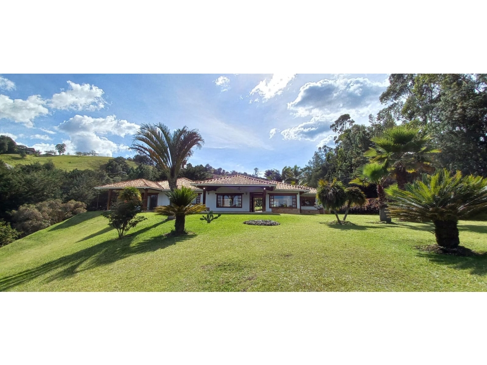 VENTA FINCA INDEPENDIENTE EN RIONEGRO 10000 M2 TOTALES