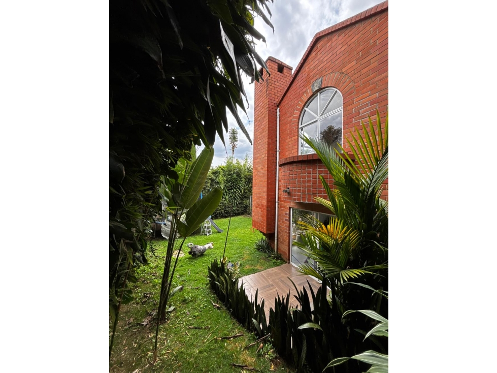 VENDO CASA EN EL POBLADO ZONA EXCLUSIVA 780 M2 UNIDAD CERRADA — foto 4