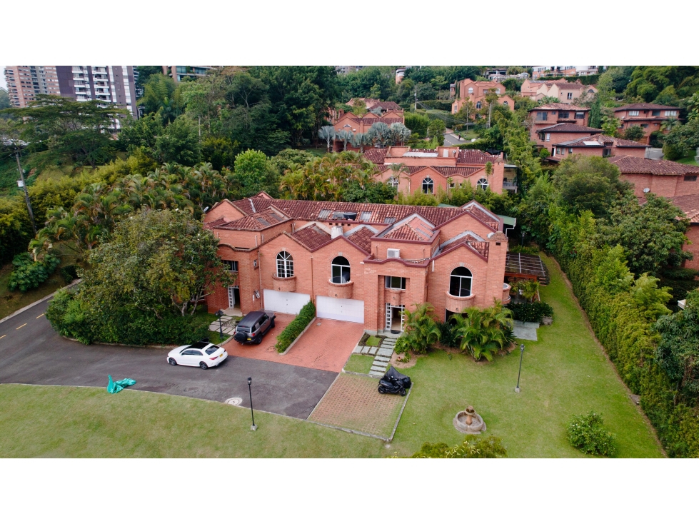 CASA EN VENTA EL POBLADO, MEDELLÍN 730.25 M2 — foto 2