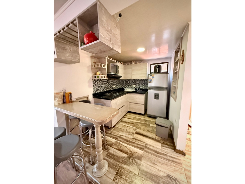 BAJO PRECIO CALLE LARGA SABANETA 124 M2 + APARTAESTUDIO INCLUIDO