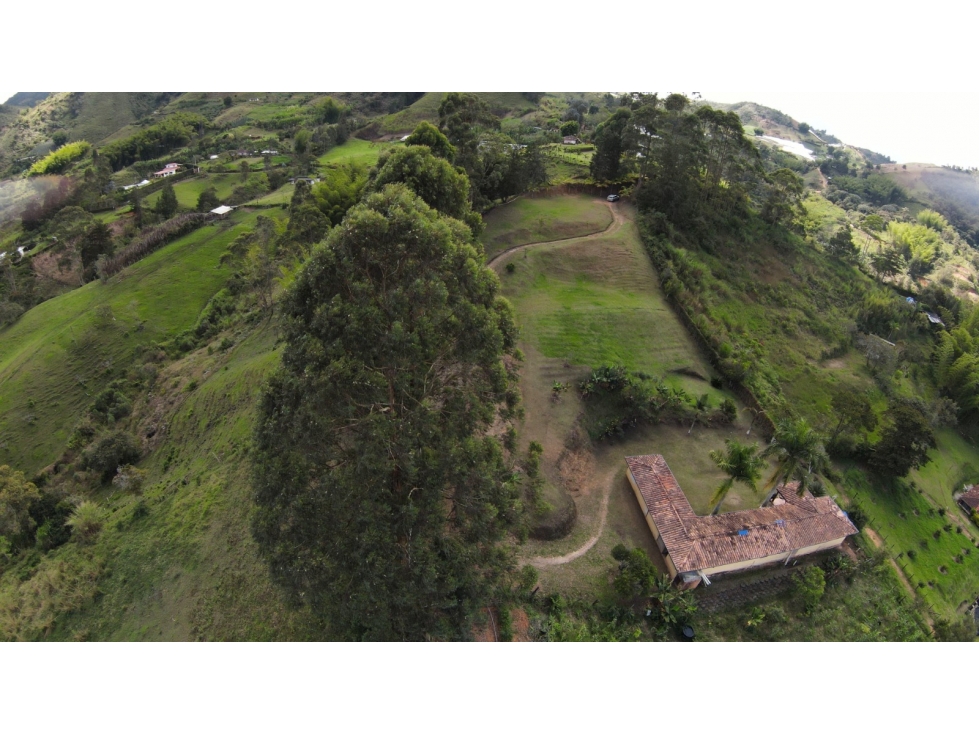 LOTE CON CASA CAMPESTRE EN VENTA MARINILLA / CERCA AL PEÑOL 7000 M2 — foto 3