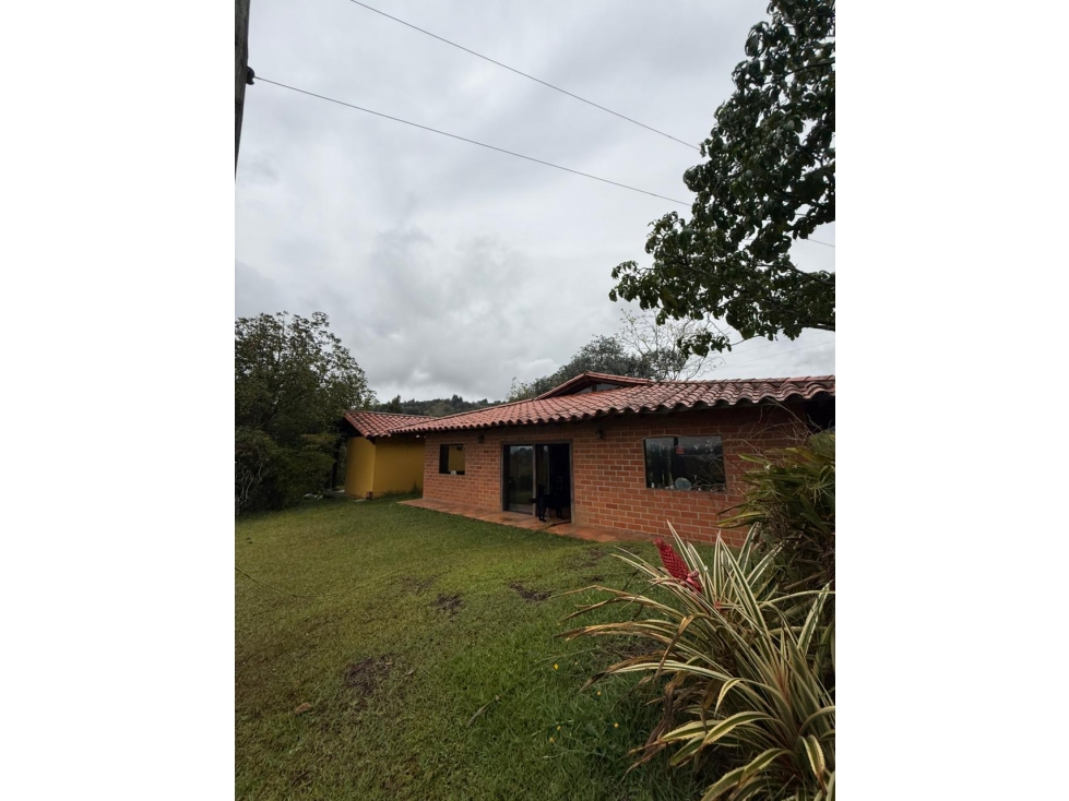 VENDO LOTE CON CASA A 5 MIN DEL AEROPUERTO 54.200 M2 — foto 6