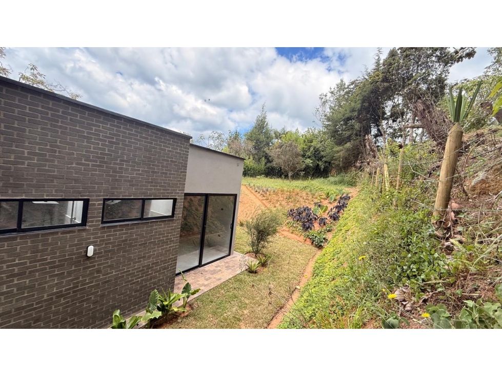 CASA CAMPESTRE EXCLUSIVA EN GUARNE VEREDA EL MOLINO 2000 M2 — foto 6