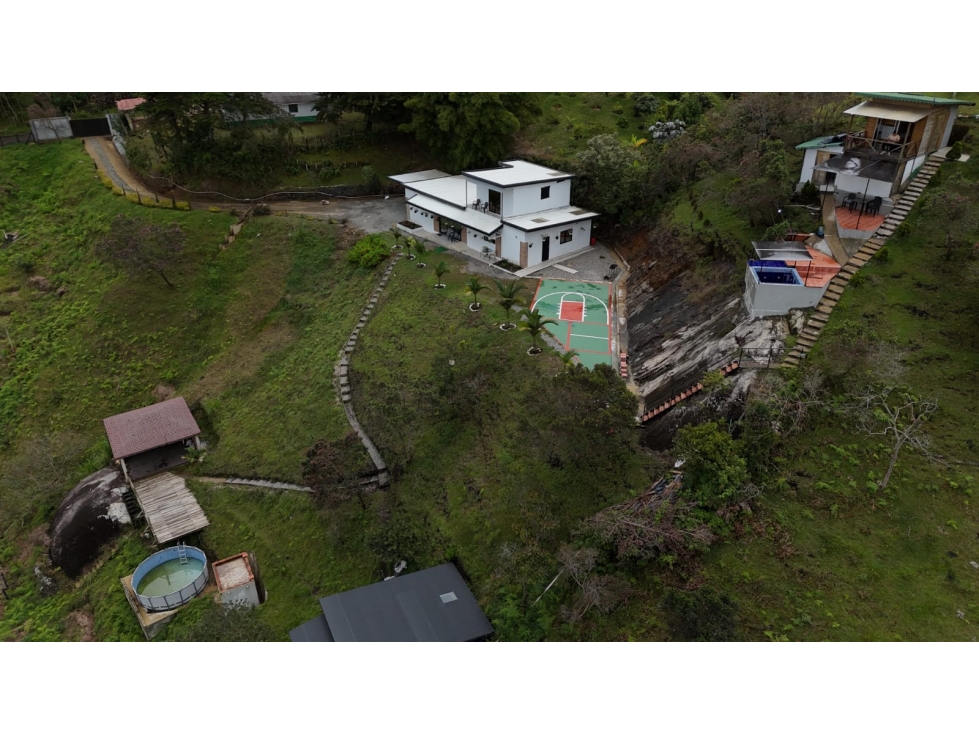 VENDO FINCA EN EL PEÑOL GUATAPÉ | VEREDA PALMIRA 4086 M2 - 3