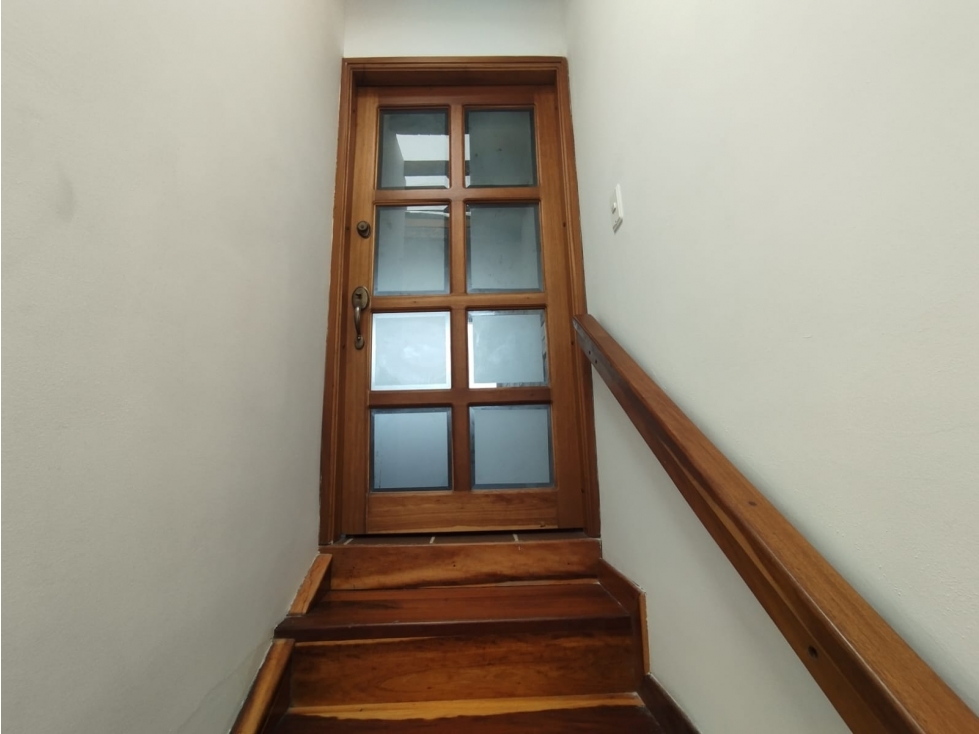 VENTA DE APTO BELLO SERRAMONTE 250 M2 3 NIVELES — foto 4