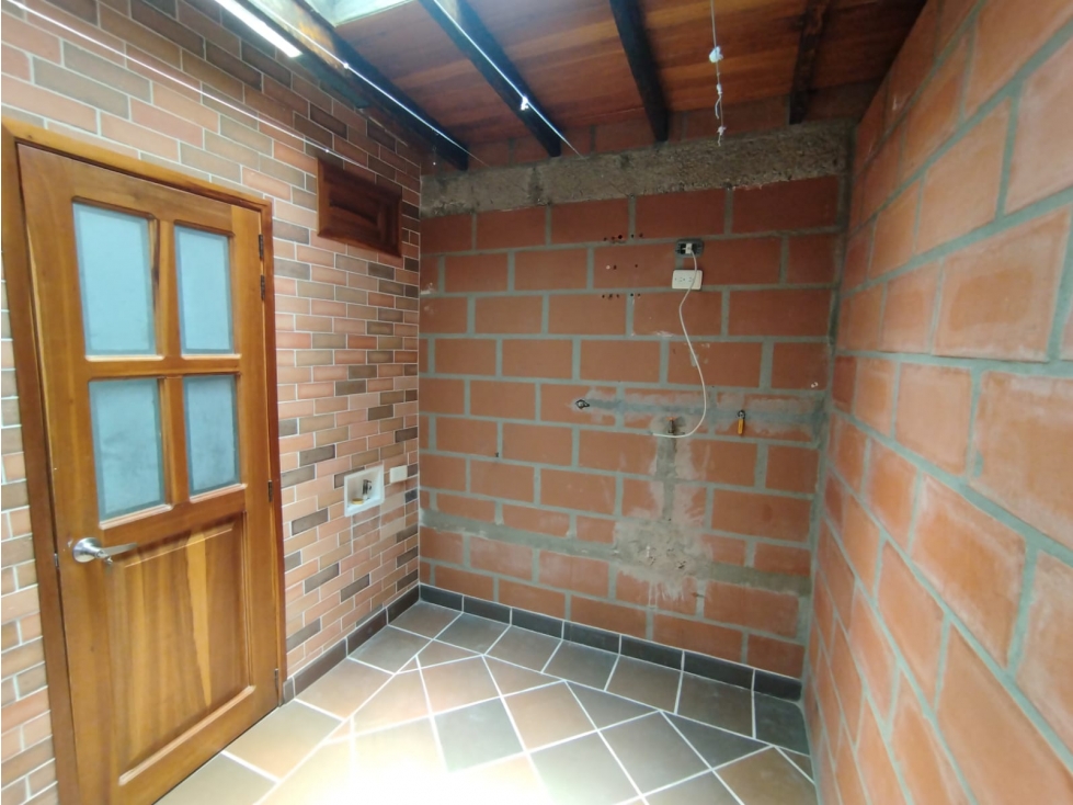 VENTA DE APTO BELLO SERRAMONTE 250 M2 3 NIVELES — foto 5