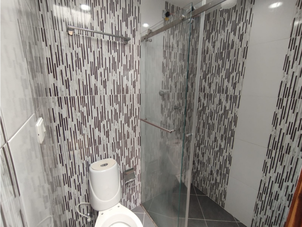 VENTA DE APTO BELLO SERRAMONTE 250 M2 3 NIVELES — foto 6