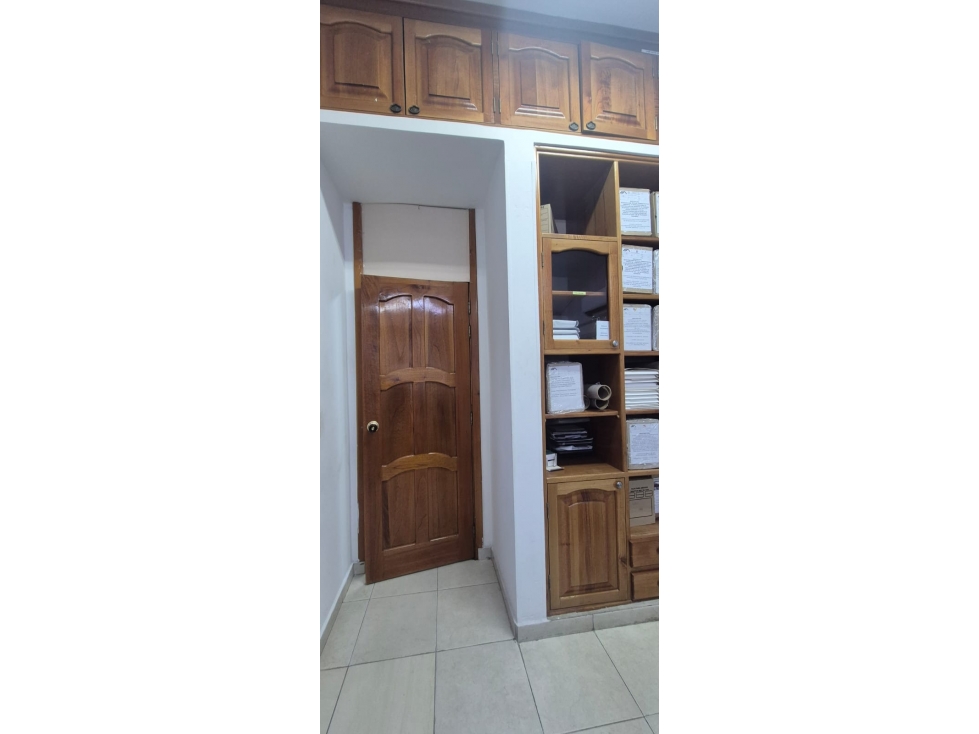 SE ARRIENDAN OFICINAS 201 - 202 - 2