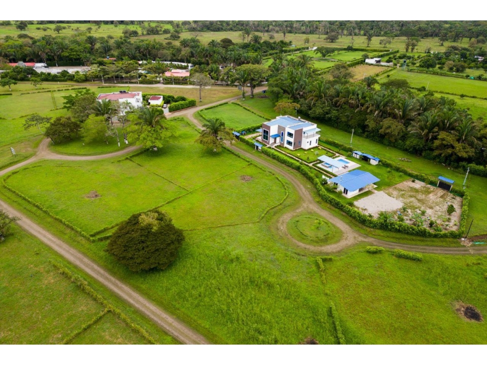 SE VENDE LOTE VIA SIRIVANA - 4