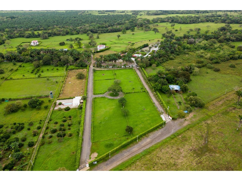 SE VENDE LOTE VIA SIRIVANA - 6
