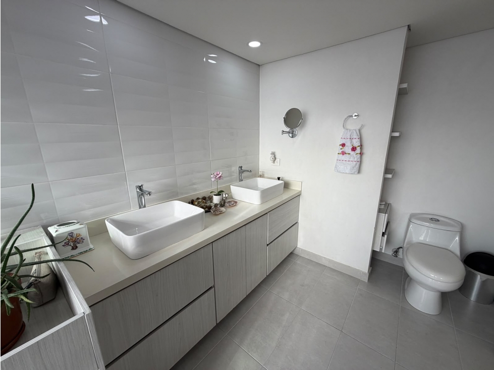 AMPLIO Y EXCLUSIVO APARTAMENTO EN EL POBLADO LOS BALSOS / SAN MICHEL — foto 6
