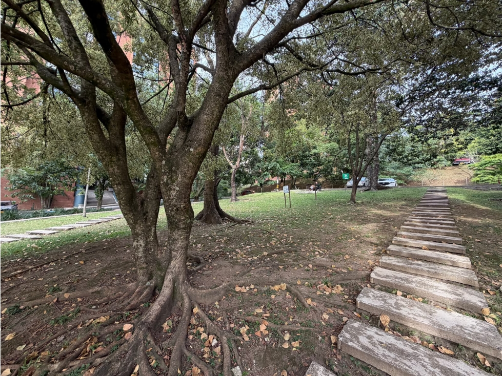AMPLIO Y EXCLUSIVO APARTAMENTO EN EL POBLADO LOS BALSOS / SAN MICHEL — foto 5