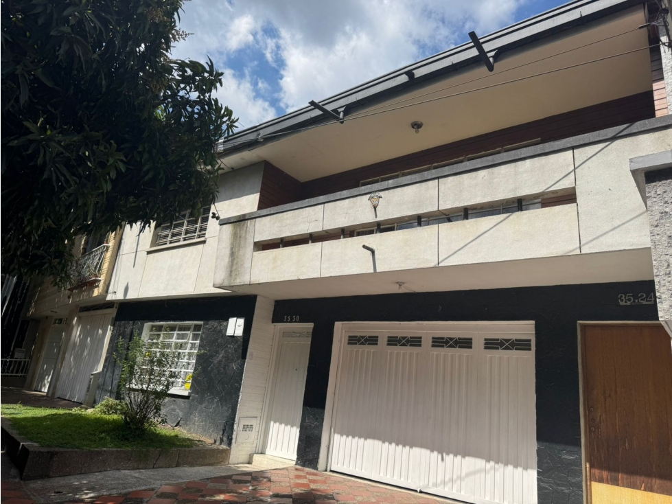 Casa en Laureles Santa Teresita
