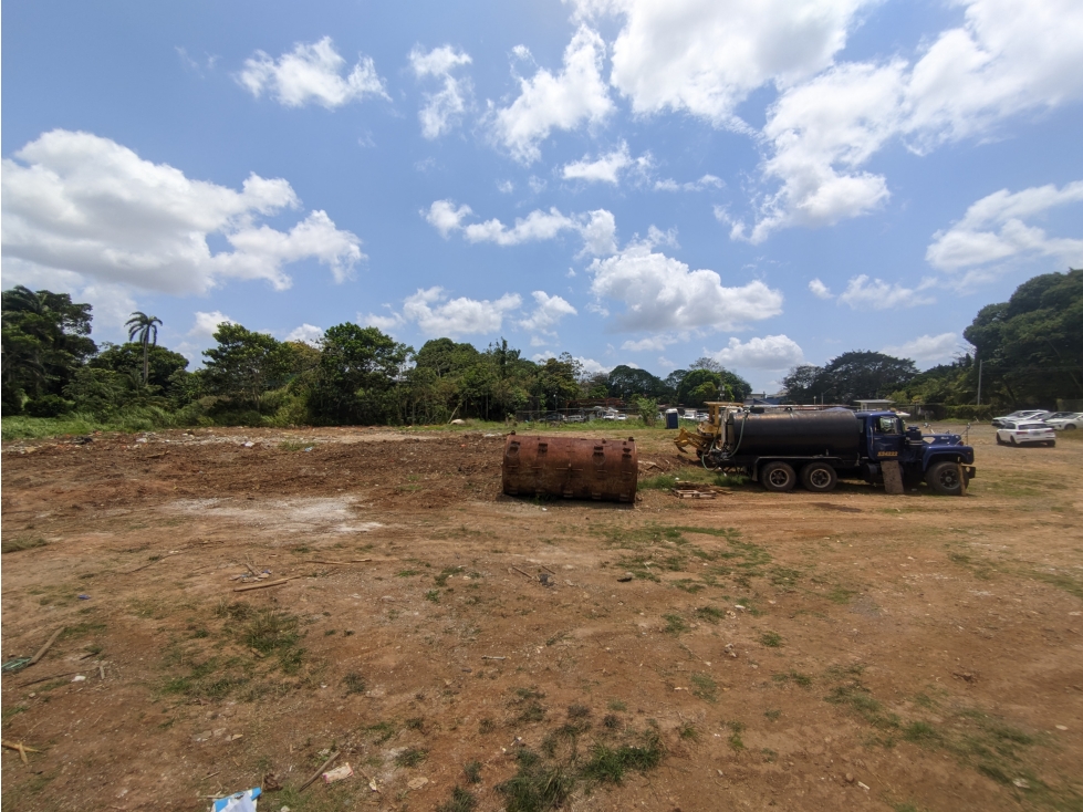 Se vende finca comercial de 2 Has en el centro de la Chorrera (DR) - 3