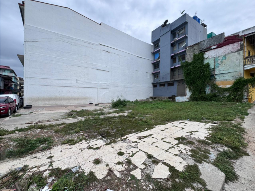 Venta de terreno comercial en el Casco Viejo (JAG)