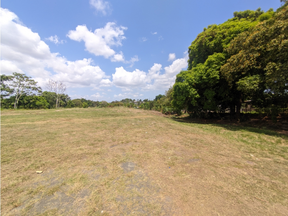 Se Vende Terreno de 5.538,59 m2 en el área del Coco La Chorrera (DR) - 1