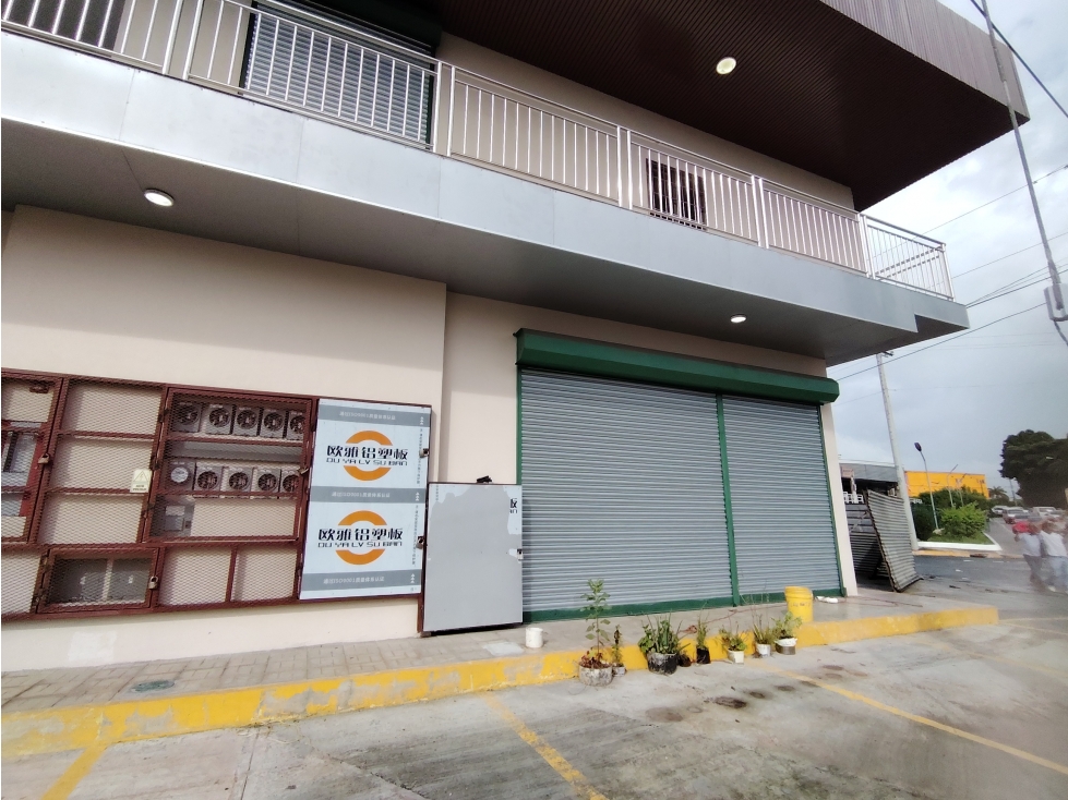 Se alquila local comercial de 220m2 en La Chorrera (DR) — foto 5