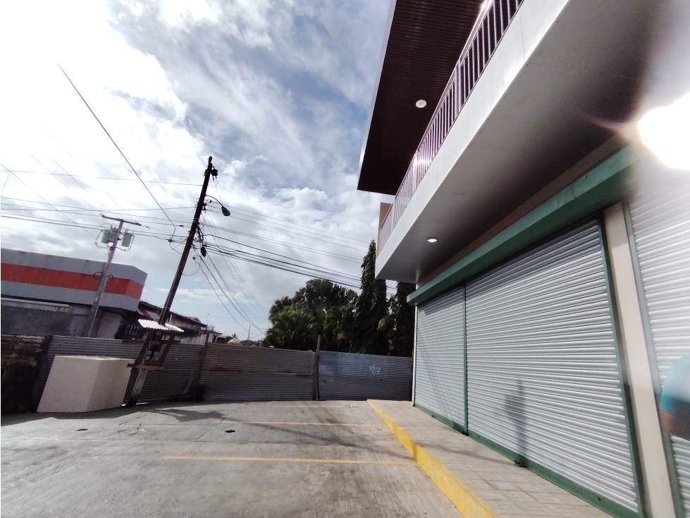 Se alquila local comercial de 220m2 en La Chorrera (DR) — foto 4