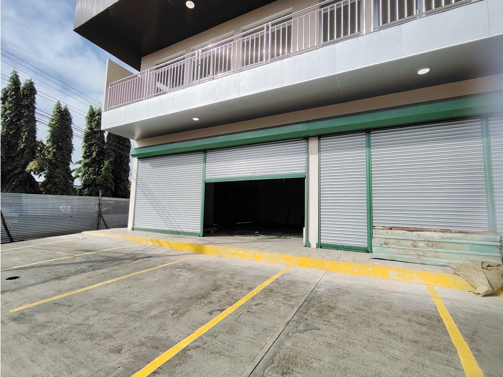 Se alquila local comercial de 220m2 en La Chorrera (DR)