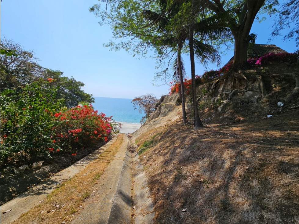 Se vende terreno de Playa de 2612.78mts2 en Bijao (JAG/DR) - 2