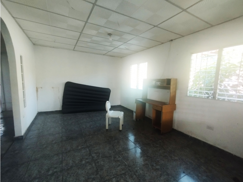 Se Vende o Alquila Terreno comercial con Casa en la Chorrera (DR) - 4