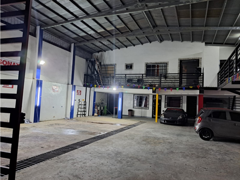 Galera en venta con Oficina y Apto. 284 M2 - La Chorrera (DR) - 5