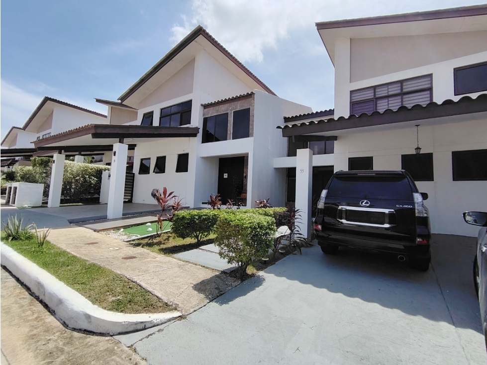 Se Vende o Alquila Casa en Puerto Madero - Costa Verde (DR)