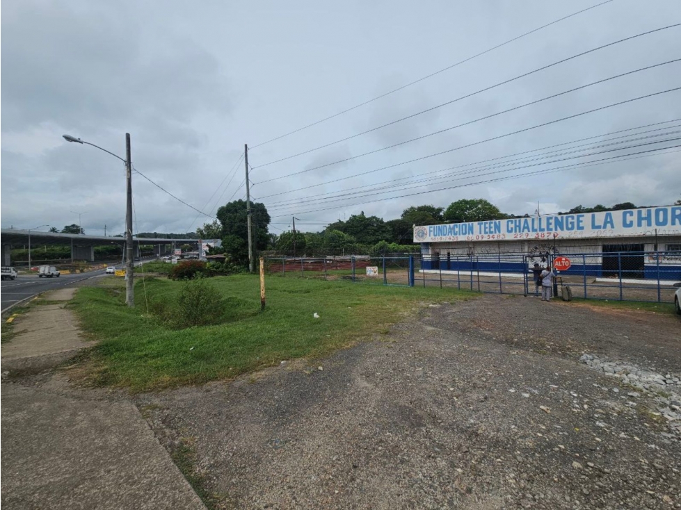 Se vende Terreno Comercial con Galera de 2105m2 en La Chorrera