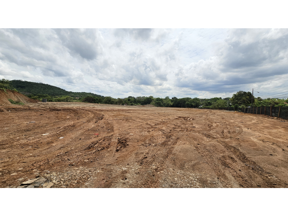 Se Alquila Terreno de 2000 mt2 La Chorrera - 3