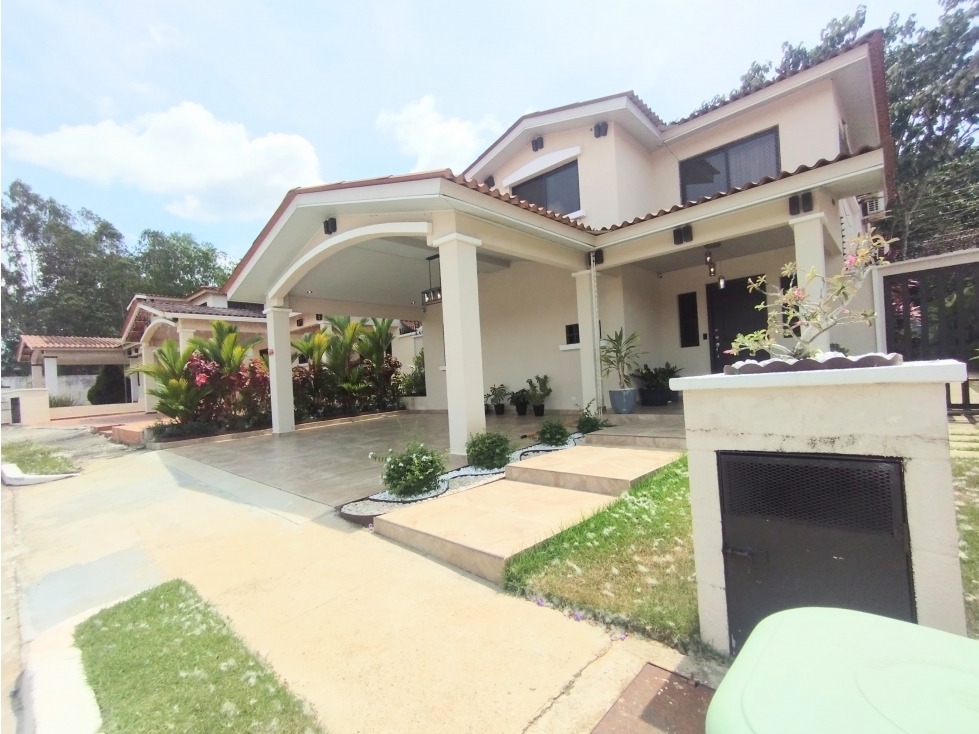 Se vende Casa en La Chorrera-Costa Verde (DR)