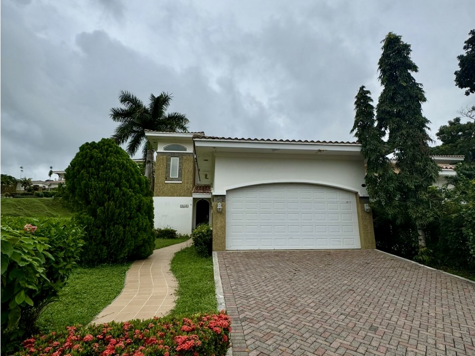Casa en venta en PH Tucan Country Club- Ancon (AB)