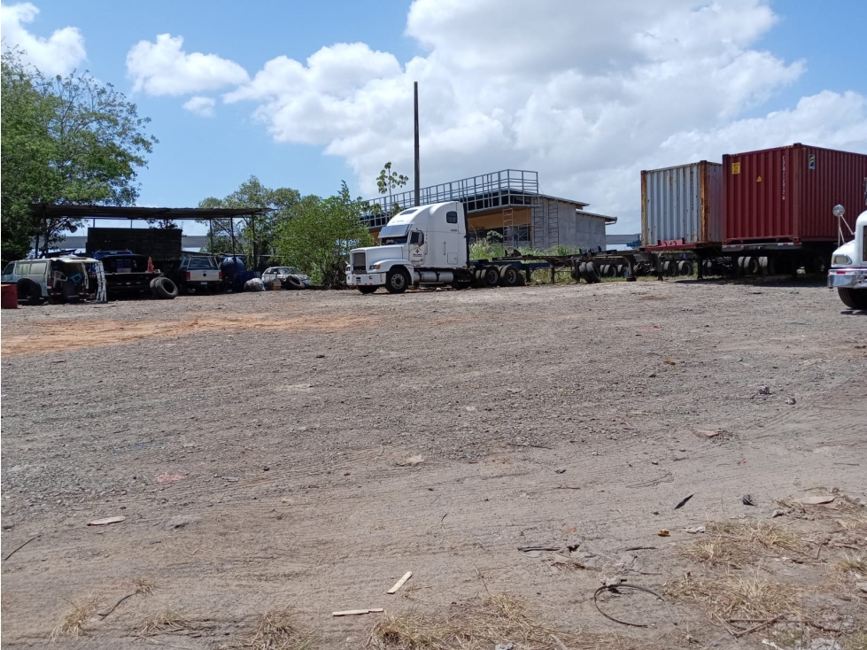 Se alquila terreno de 4996 m2 en Arraiján (H)