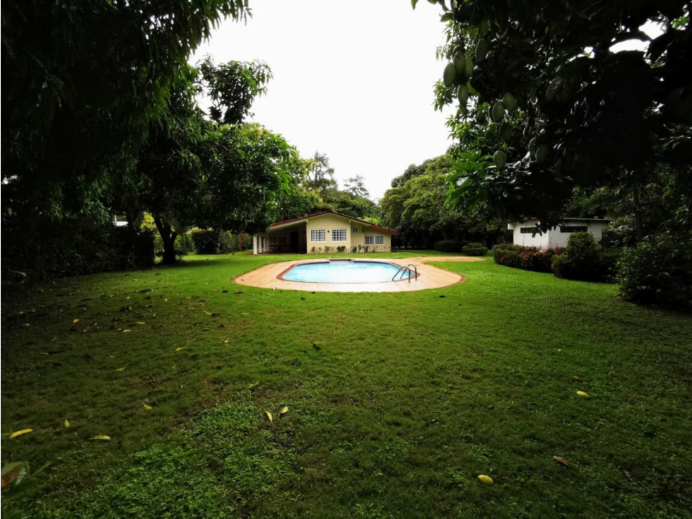 Se Vende Casa en Santa Clara-Coclé (DR) - 5