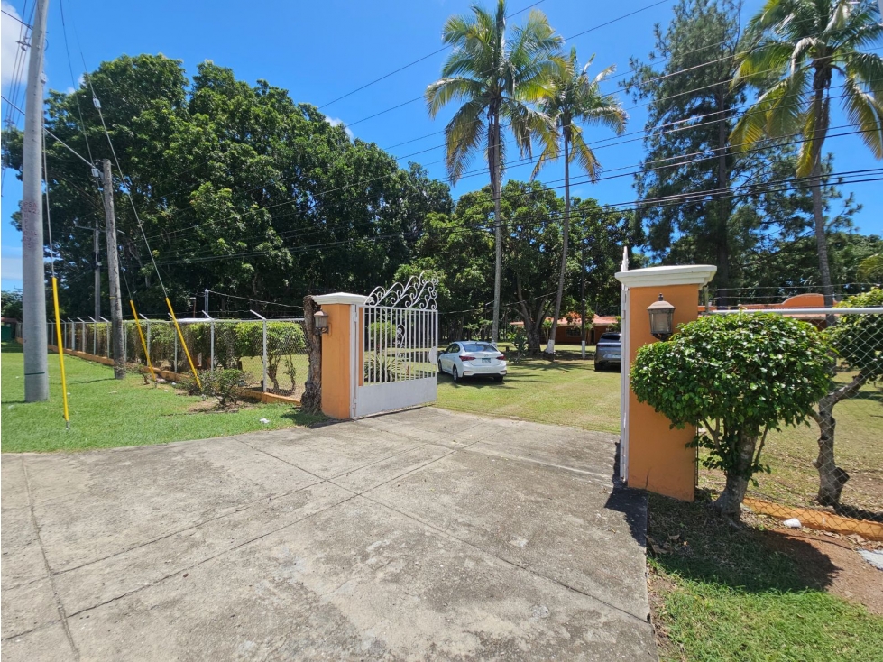 Se Vende Finca 8 Has con Casas de Hospedaje y Piscina en Río Hato (DR) - 6
