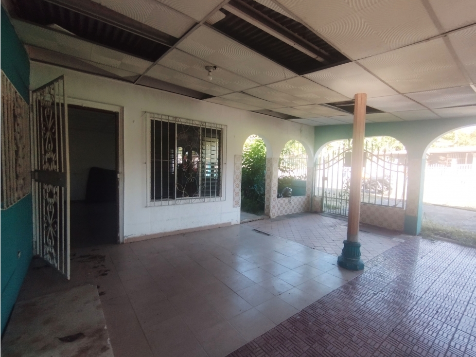 Se Vende o Alquila Terreno comercial con Casa en la Chorrera (DR) - 3
